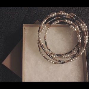 Women’s beaded bracelet